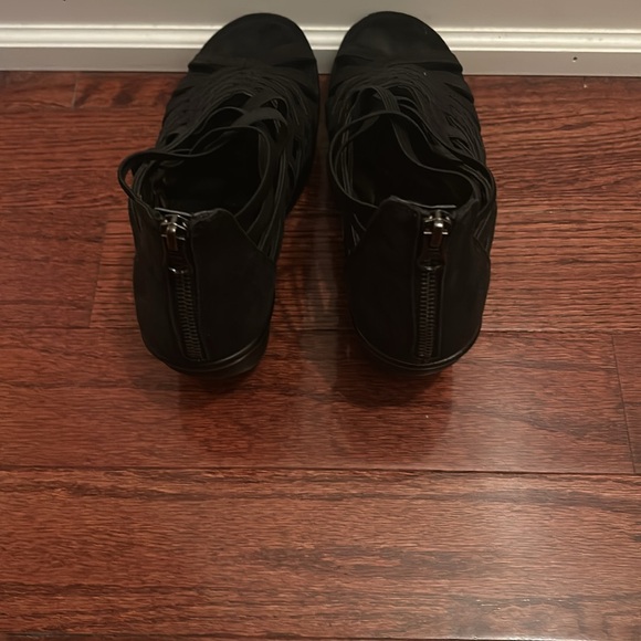 Size 8 sketchers sandal with a wedge - Picture 3 of 4